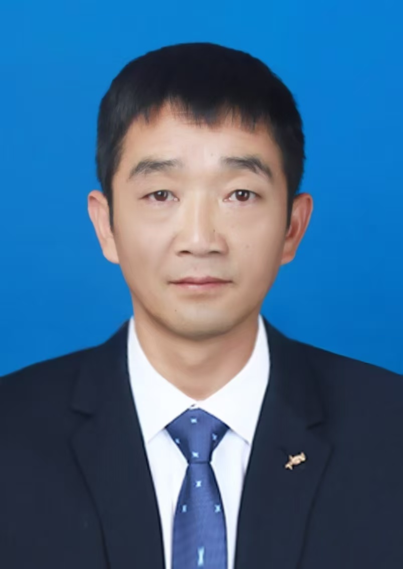 管雄颖