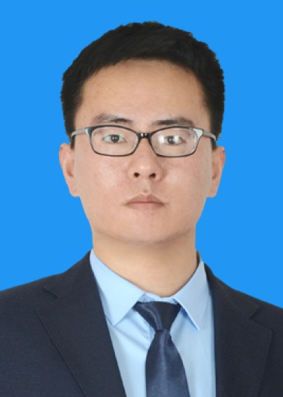 教师：何志伟