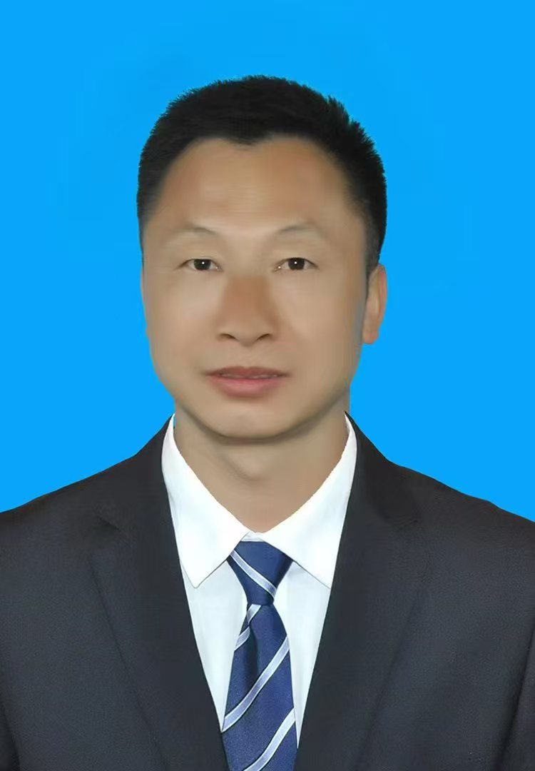 董振